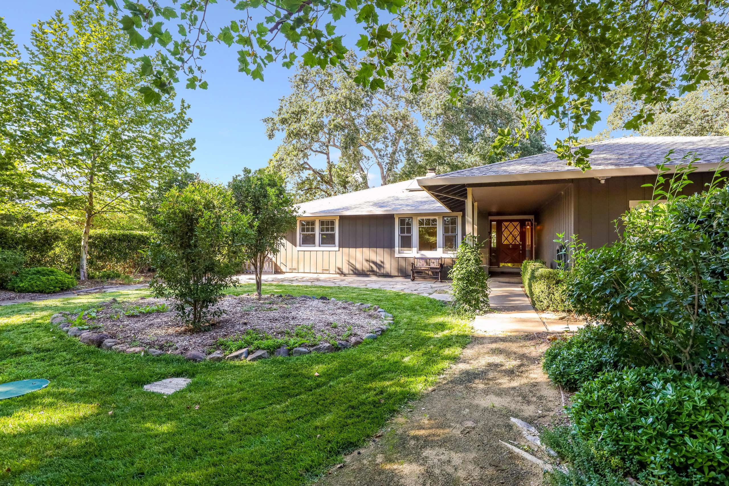 Bella Luxury Rentals - Sonoma Farm Estate Front