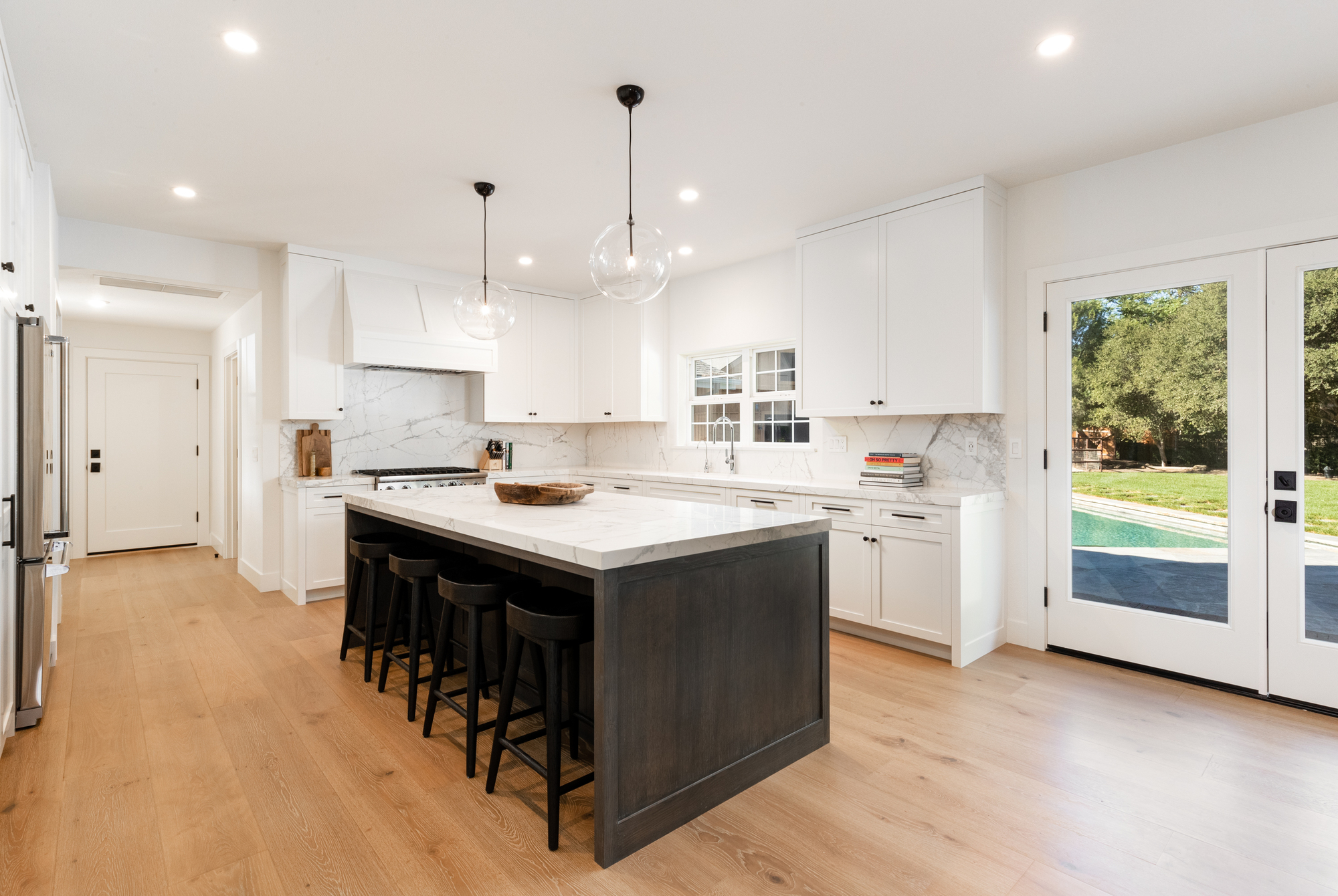 Bella Luxury Rentals - Kitchen